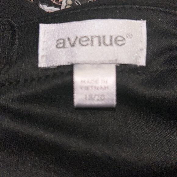 Woman’s Plus size Avenue Maxi Dress,  Black top with shark tooth hem Size 18/20 - Picture 7 of 9